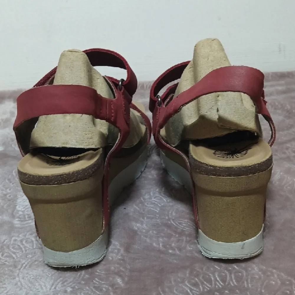 OTBT Burgundy Strappy Sandals - Picture 4 of 9